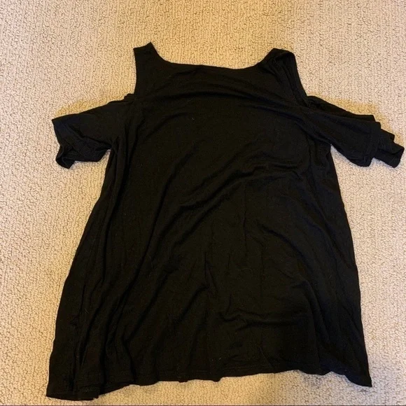 Cold Shoulder Black Top - Picture 4 of 4